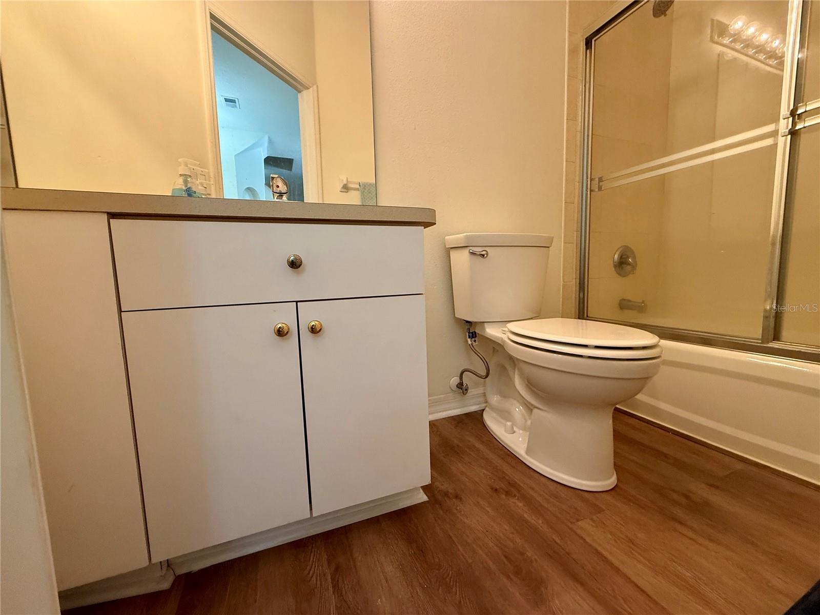 Listing photo id 4 for 7451 Wimpole Drive
