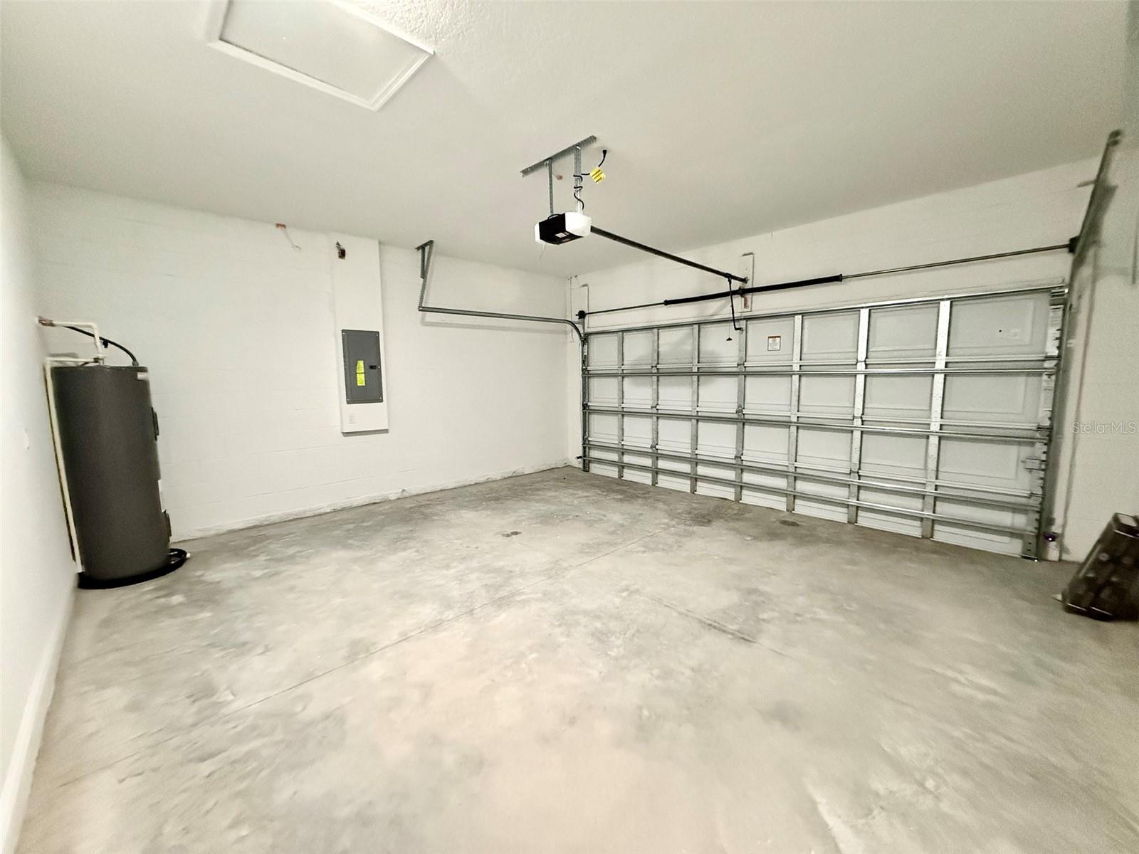 Listing photo id 11 for 7420 Voyager Street