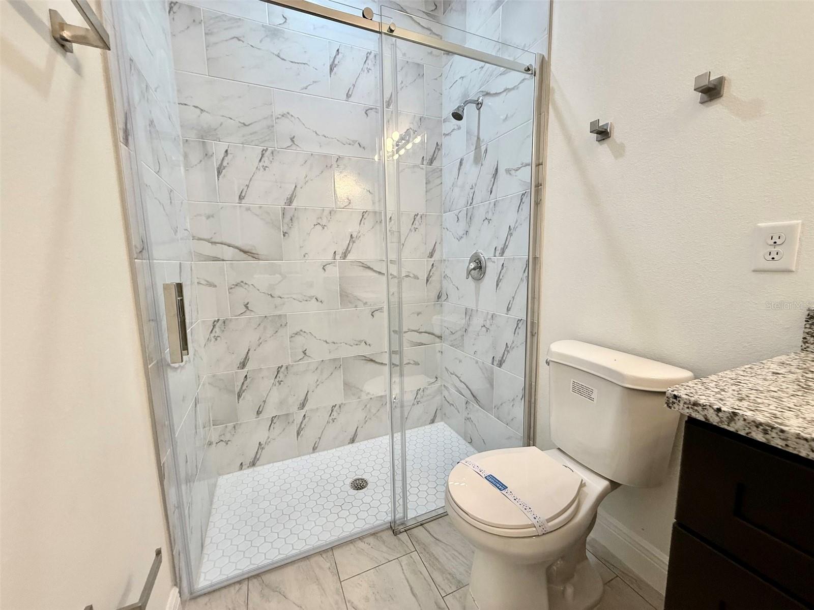 Listing photo id 16 for 7420 Voyager Street