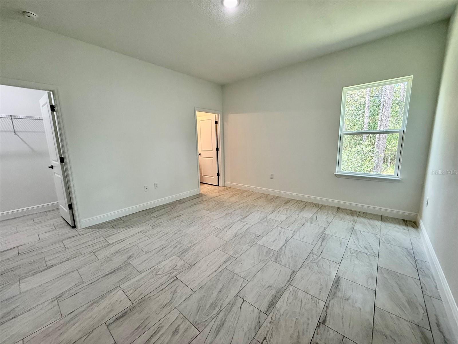 Listing photo id 17 for 7420 Voyager Street