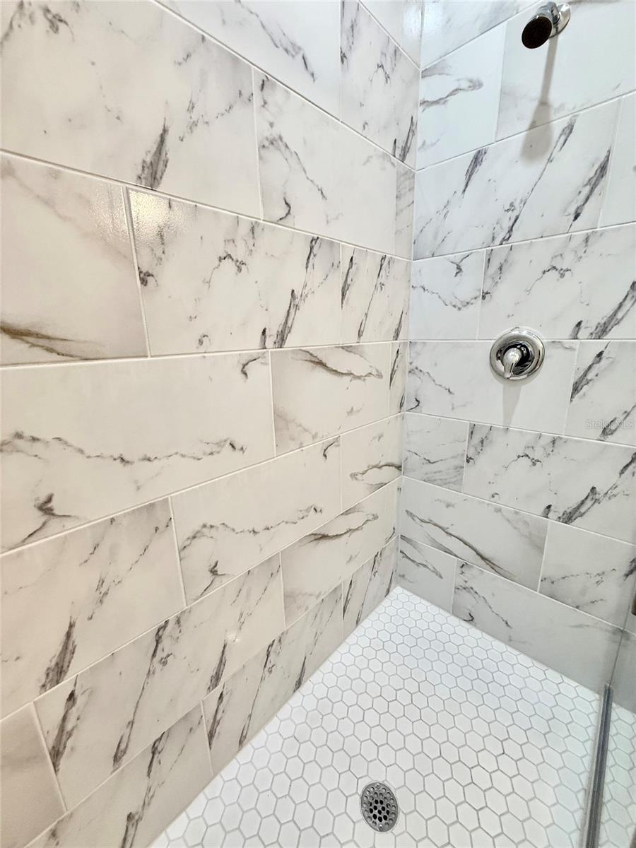Listing photo id 20 for 7420 Voyager Street