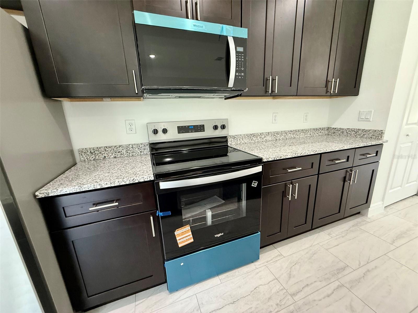 Listing photo id 3 for 7420 Voyager Street
