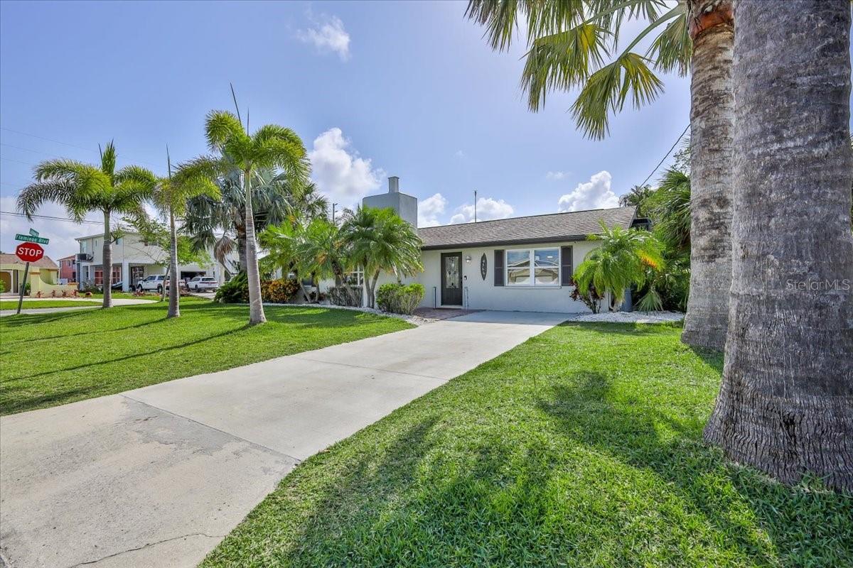 Image 11 of 49 For 4566 Gulfstream Drive