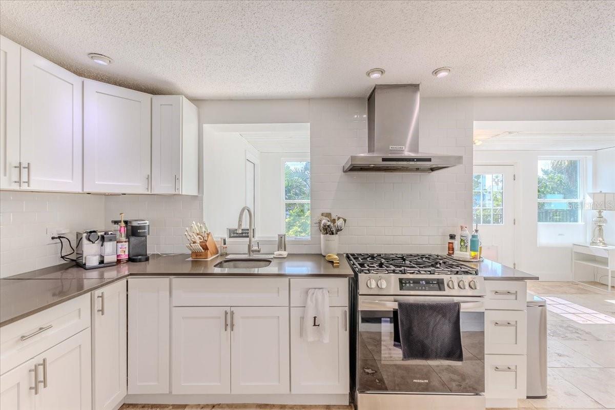 Image 17 of 49 For 4566 Gulfstream Drive