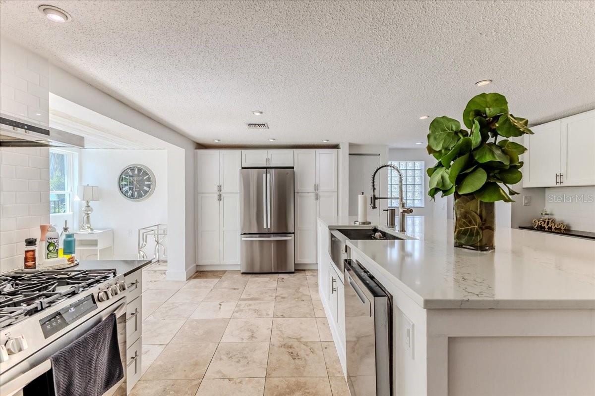 Image 18 of 49 For 4566 Gulfstream Drive