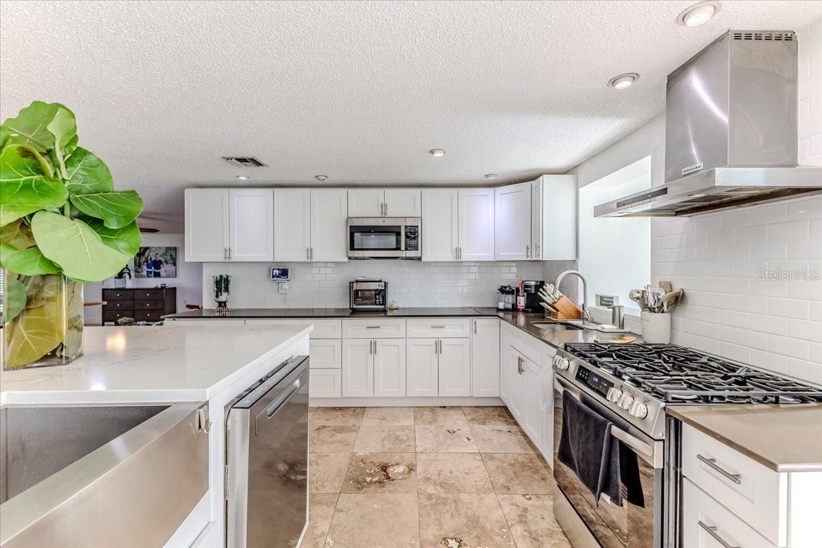 Image 19 of 49 For 4566 Gulfstream Drive