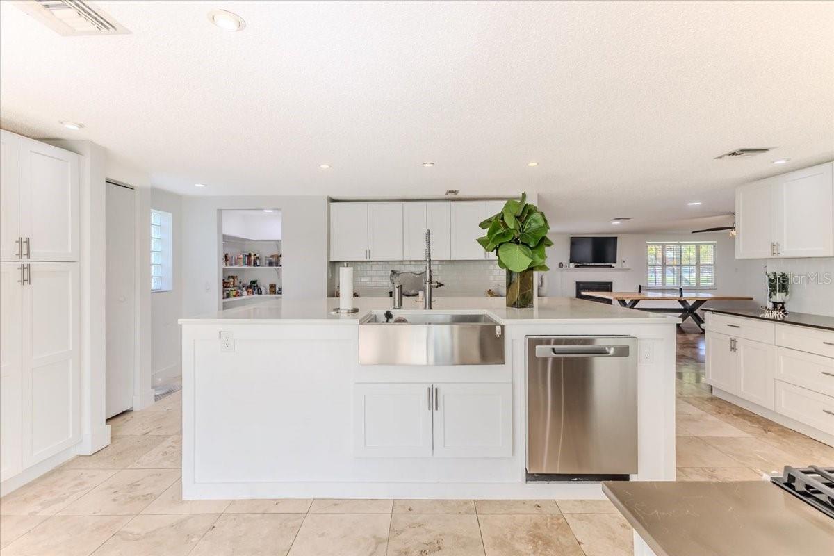 Image 20 of 49 For 4566 Gulfstream Drive