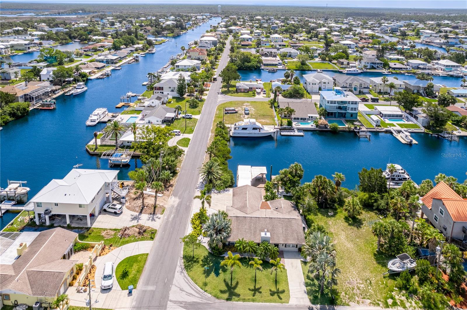 Image 44 of 49 For 4566 Gulfstream Drive