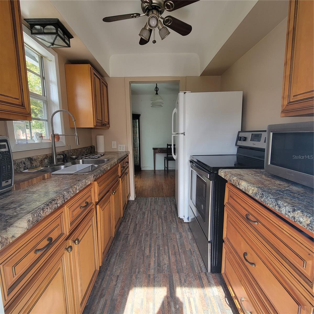 Image 11 of 16 For 15007 Dayton Drive