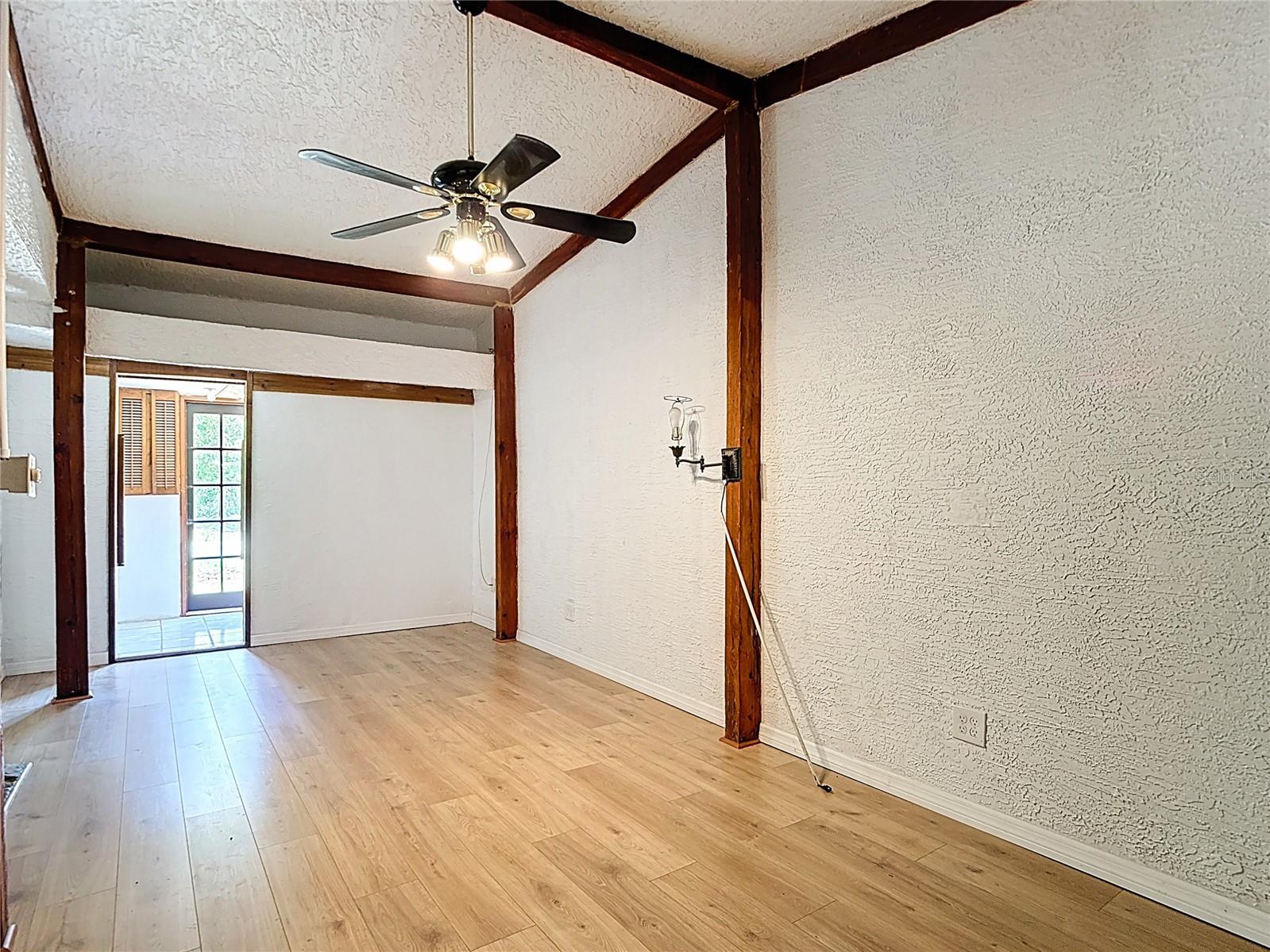 Image 10 of 57 For 14709 Fair Oak Way
