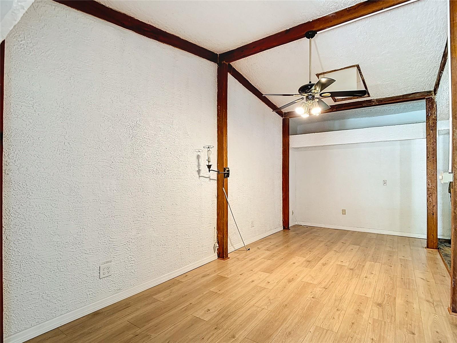 Image 12 of 57 For 14709 Fair Oak Way