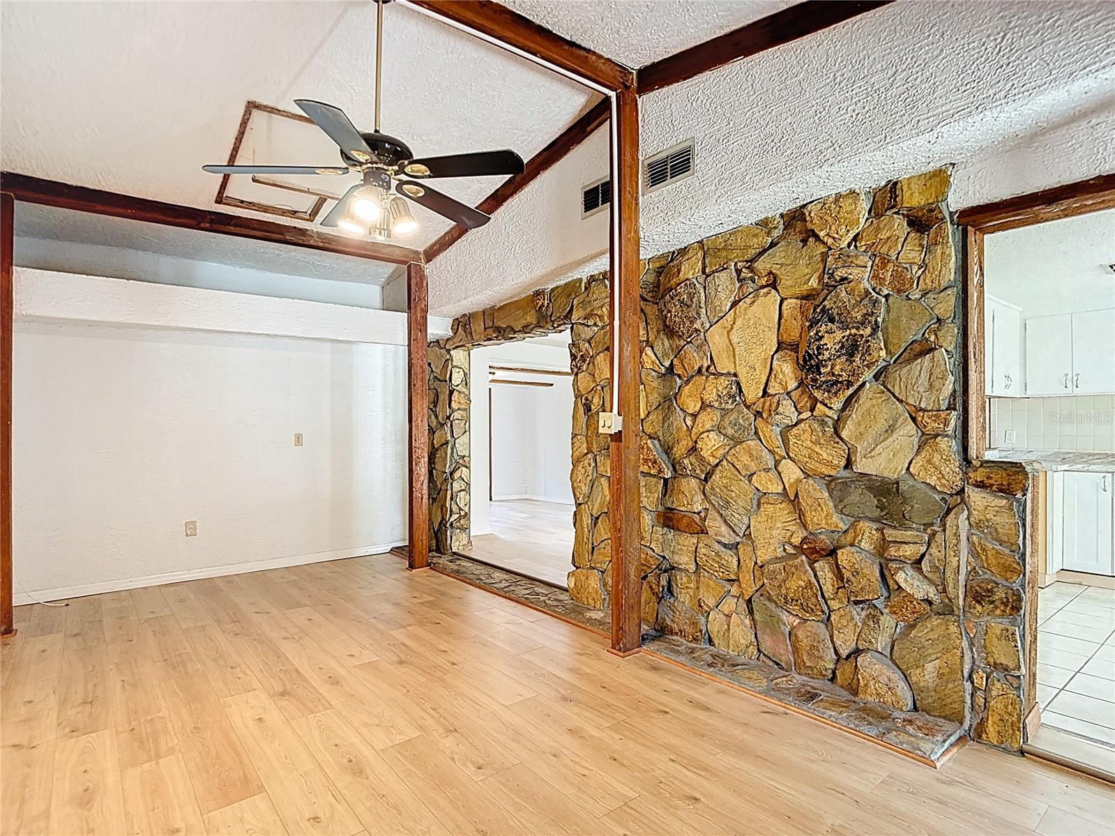 Image 4 of 57 For 14709 Fair Oak Way