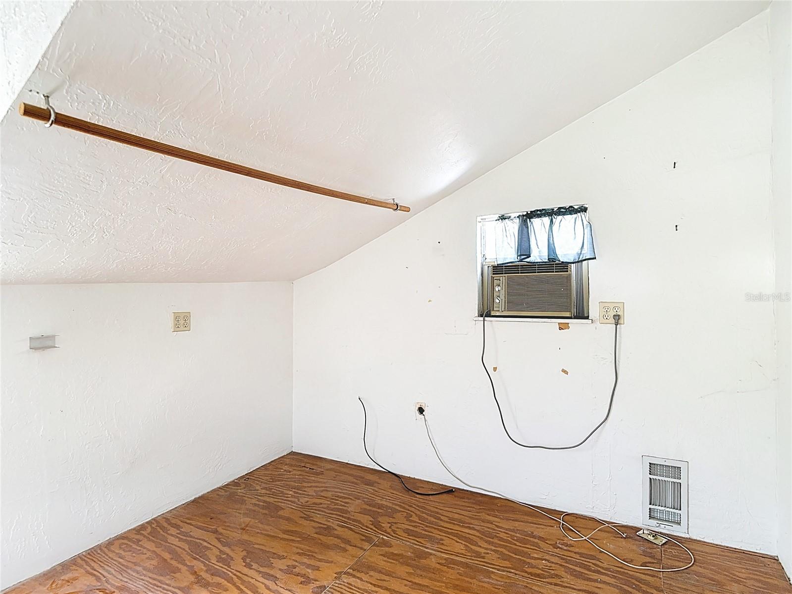 Image 47 of 57 For 14709 Fair Oak Way