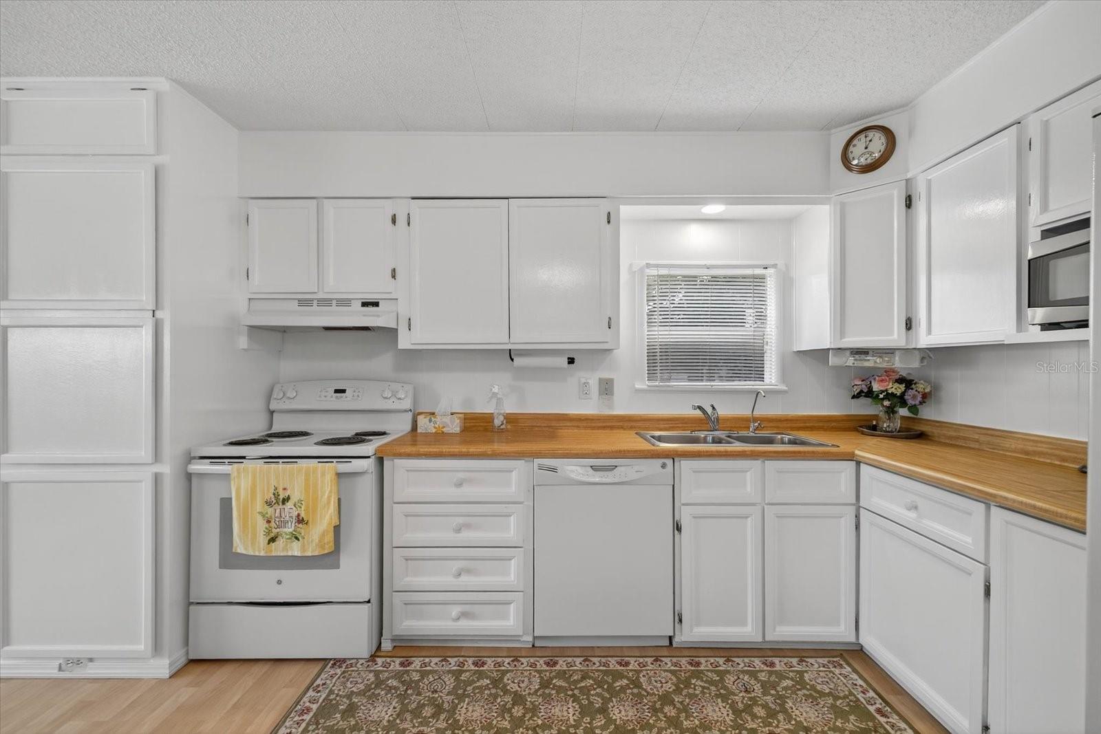 Image 16 of 51 For 7408 Cynthia Court