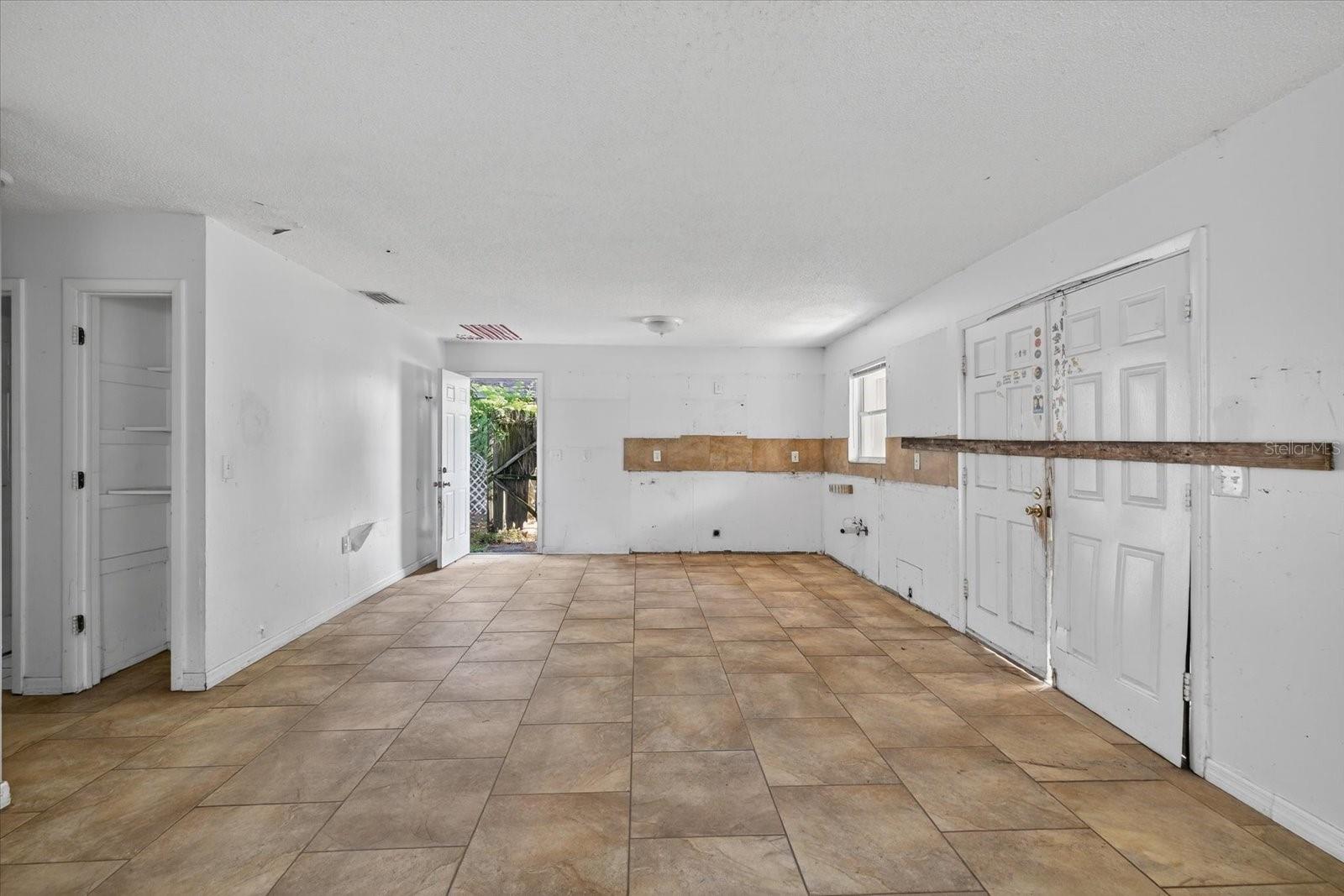 Image 9 of 20 For 7139 Pinewood Drive