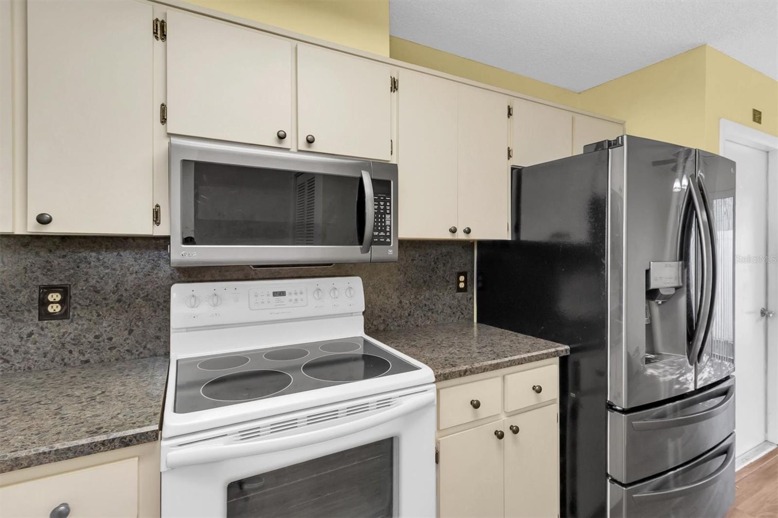 Image 7 of 31 For 11736 White Ash Drive