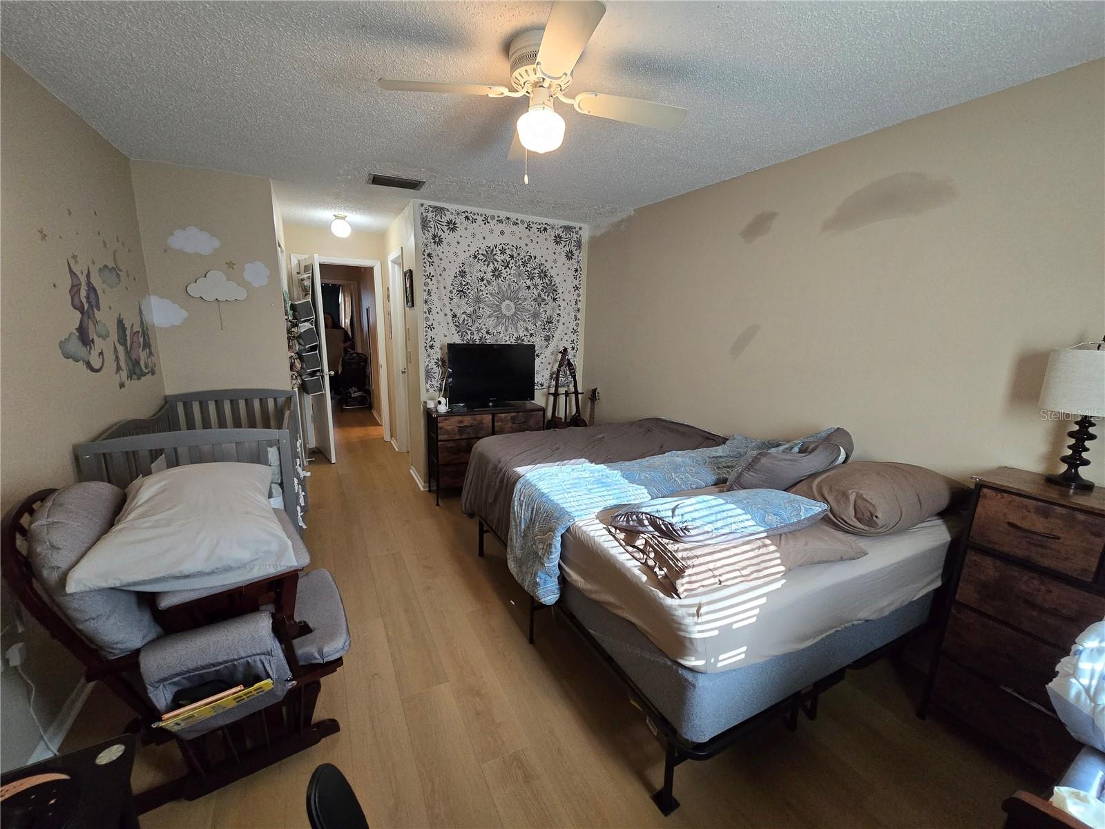 Listing photo id 8 for 2955 Stillwell Court