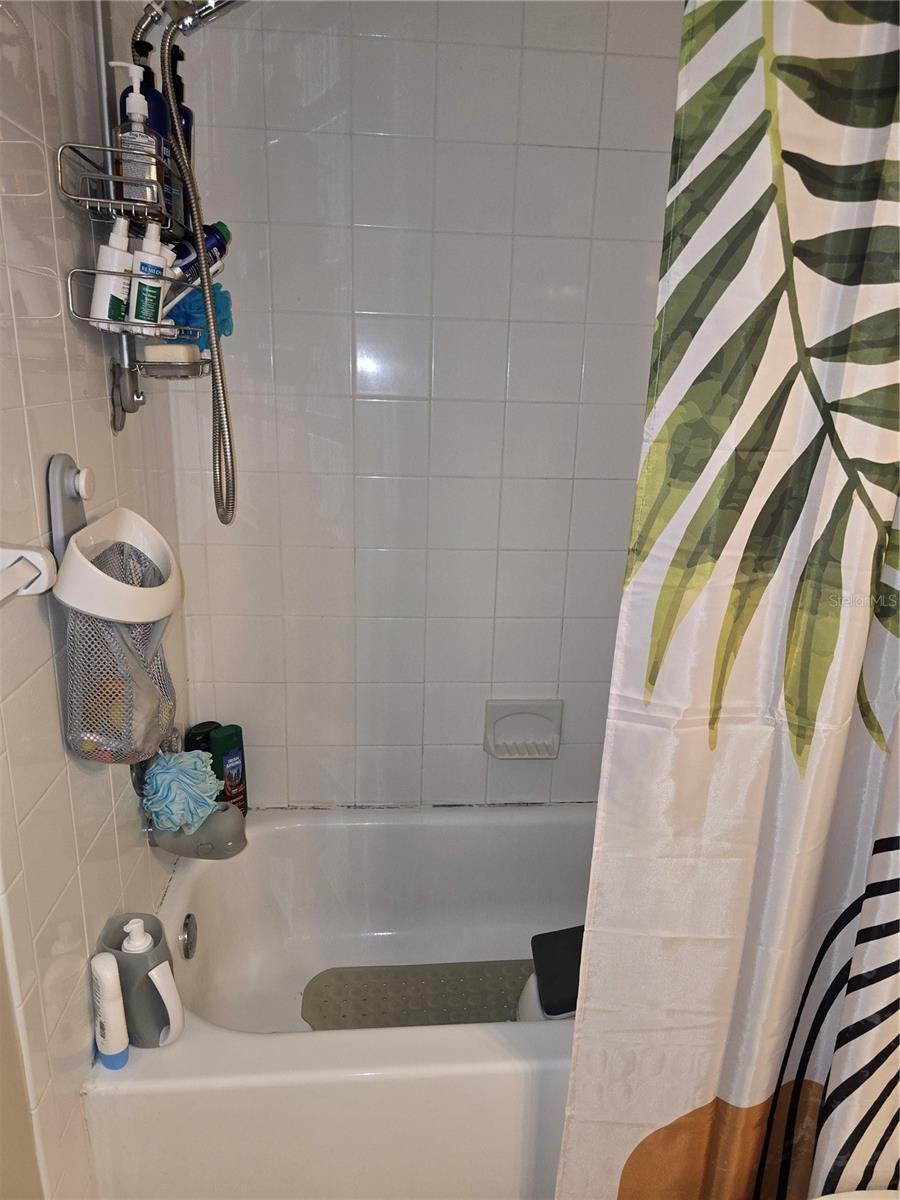 Listing photo id 10 for 2955 Stillwell Court