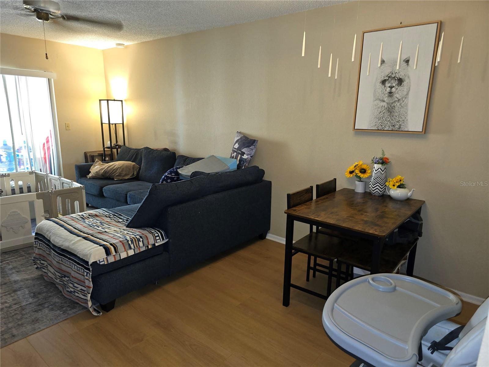 Listing photo id 2 for 2955 Stillwell Court