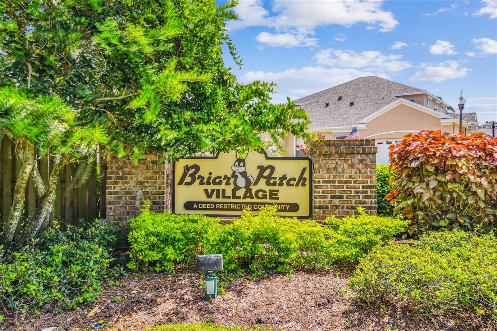 Listing photo id 22 for 2648 Tottenham Drive