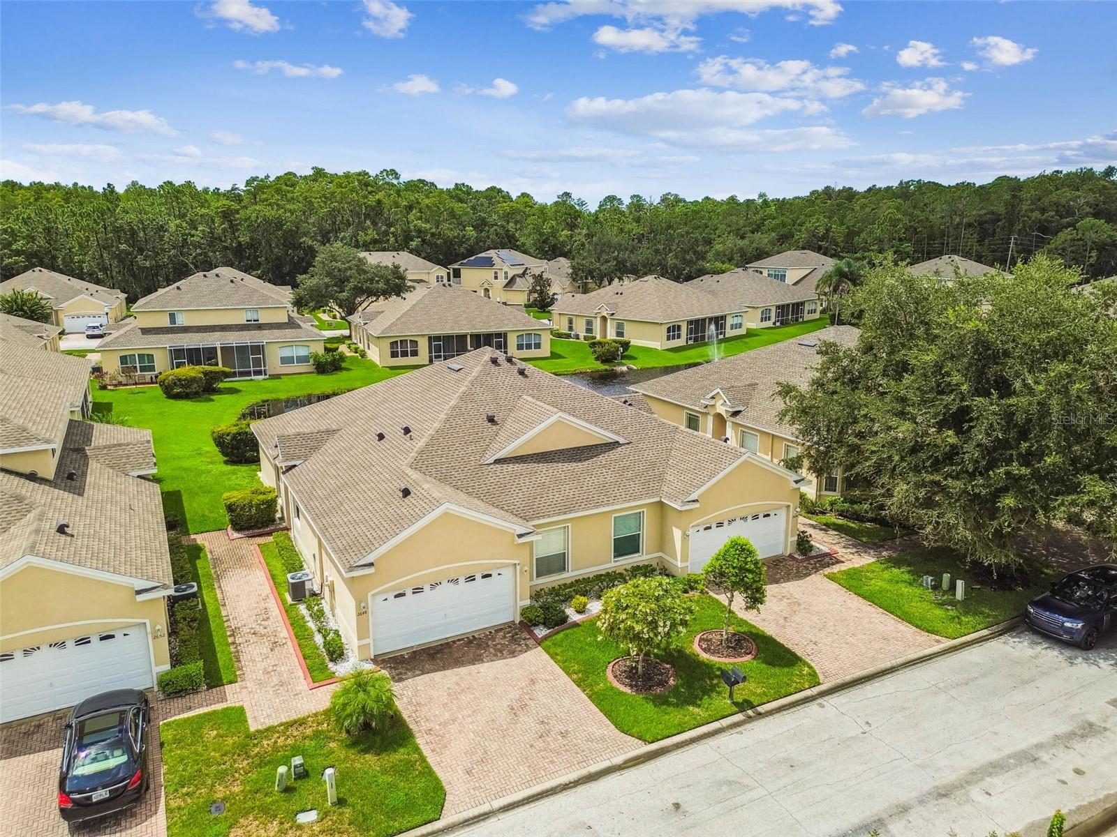 Listing photo id 1 for 2648 Tottenham Drive