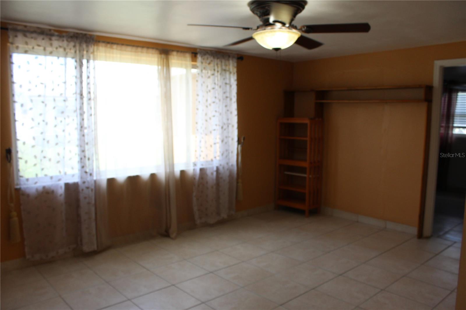 Listing photo id 13 for 5128 Dove Drive