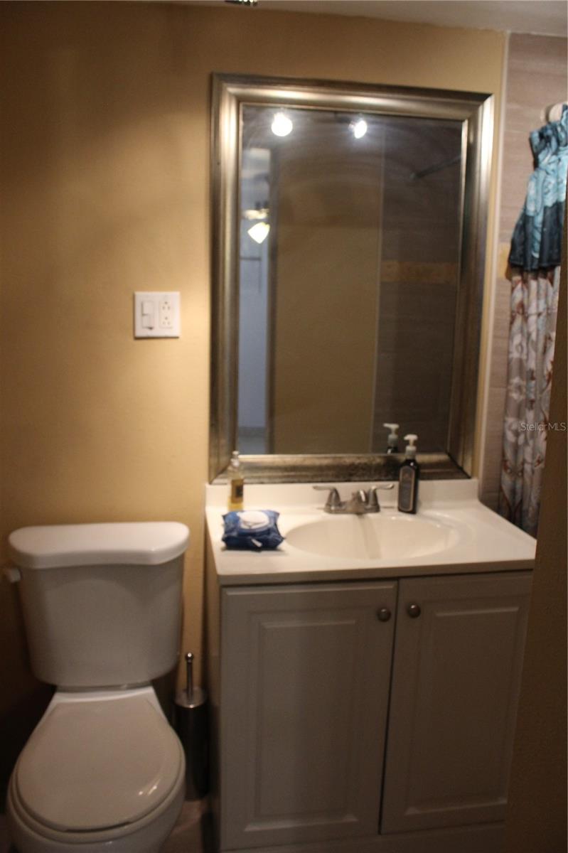 Listing photo id 17 for 5128 Dove Drive