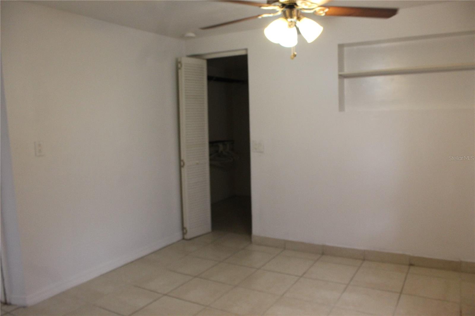 Listing photo id 18 for 5128 Dove Drive