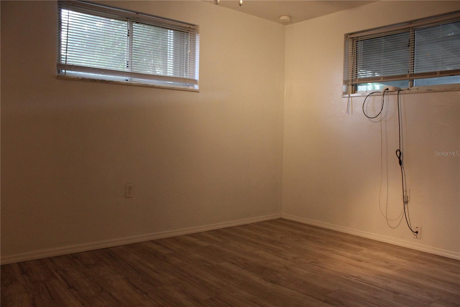 Listing photo id 3 for 5128 Dove Drive