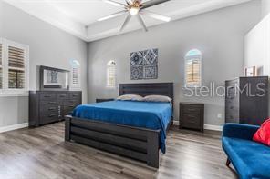 Image 13 of 31 For 111 Melville Avenue 4