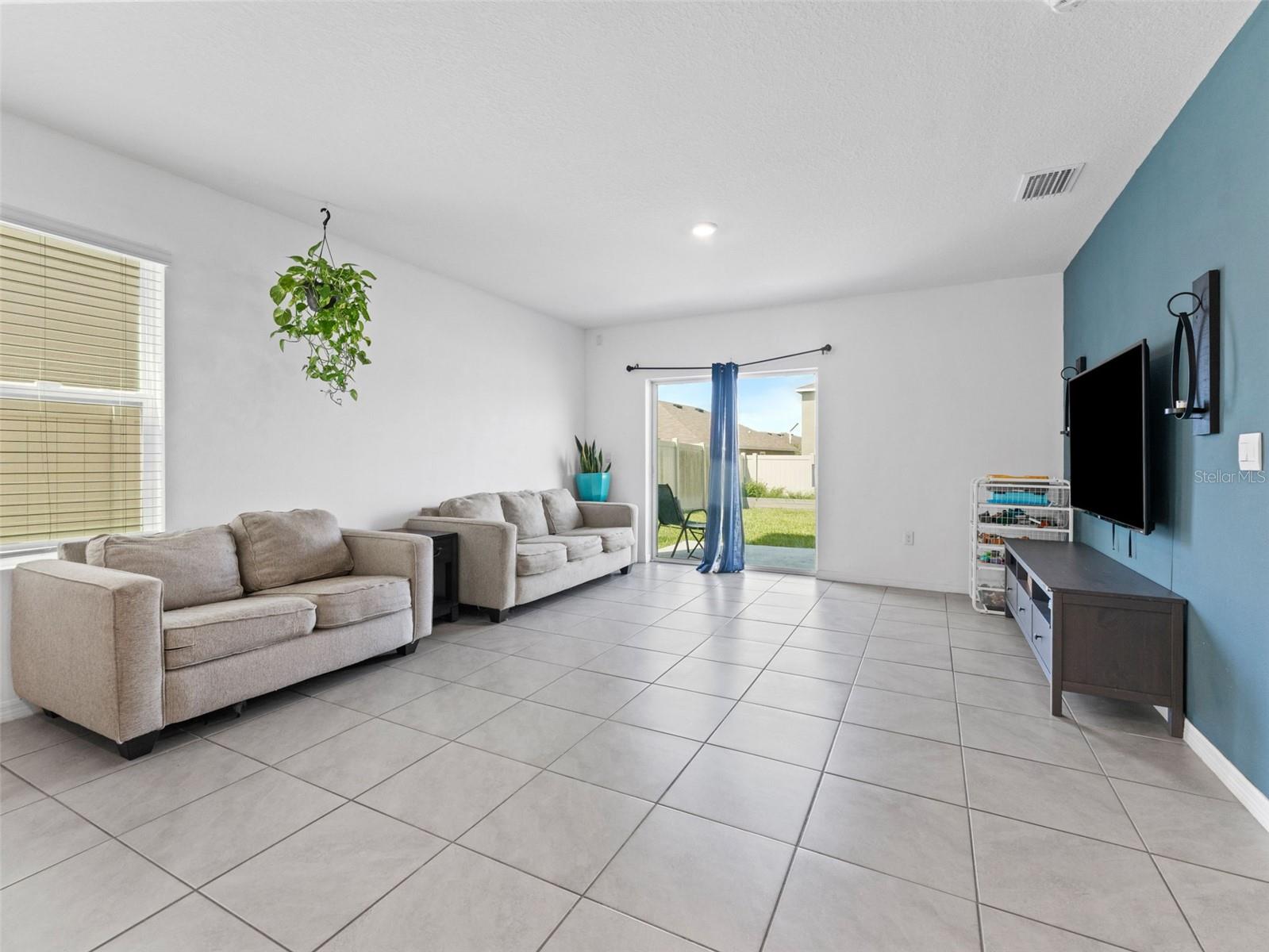 Image 11 of 40 For 17037 Blister Wing Drive