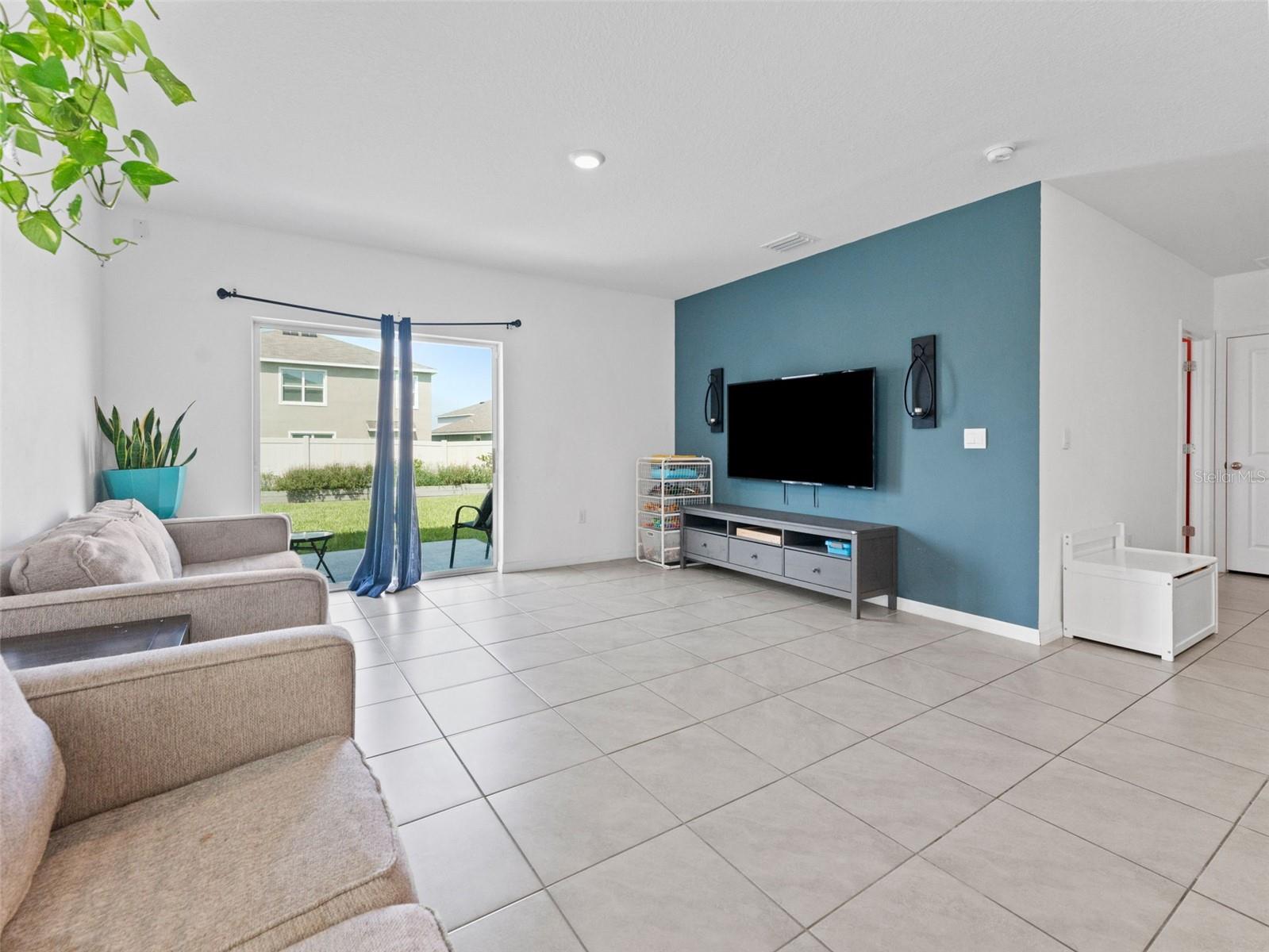 Image 12 of 40 For 17037 Blister Wing Drive