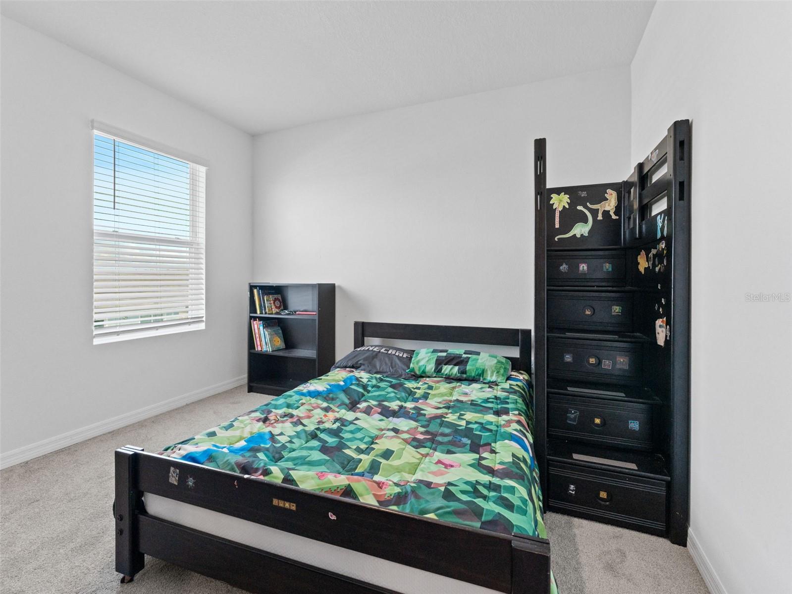 Image 18 of 40 For 17037 Blister Wing Drive