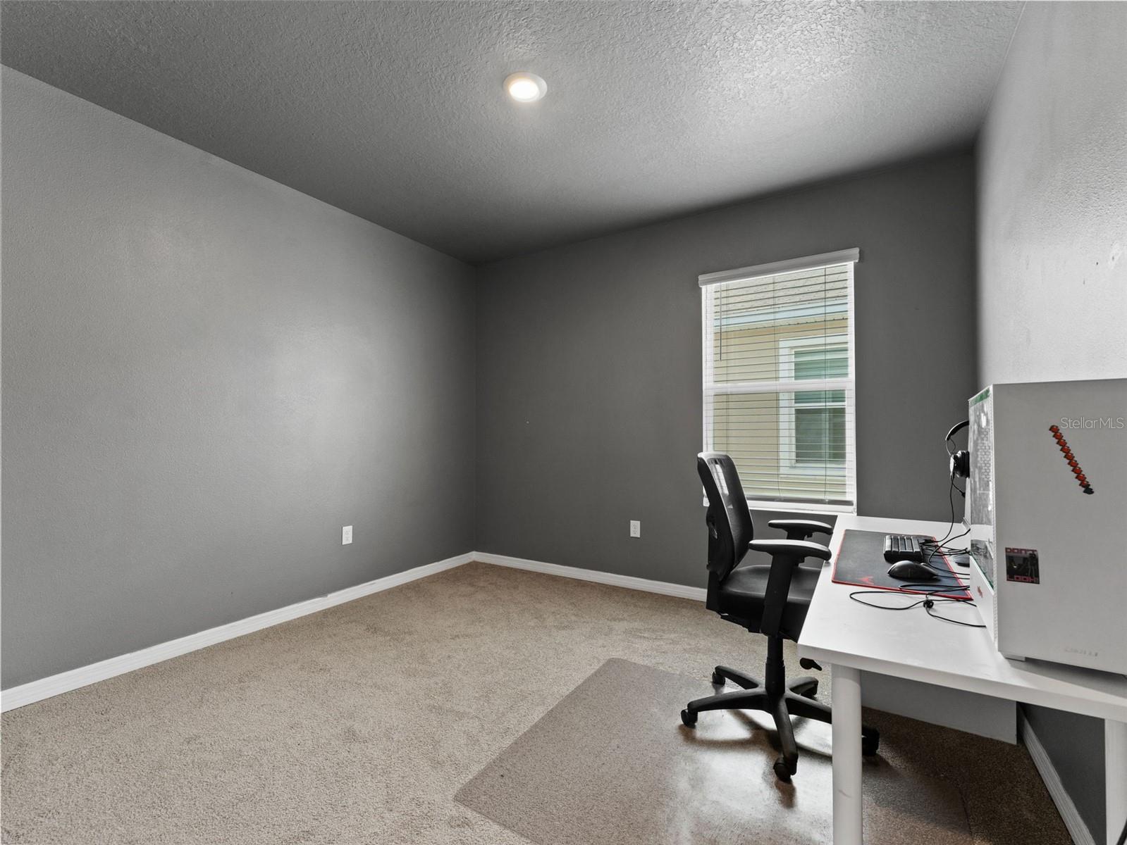 Image 25 of 40 For 17037 Blister Wing Drive