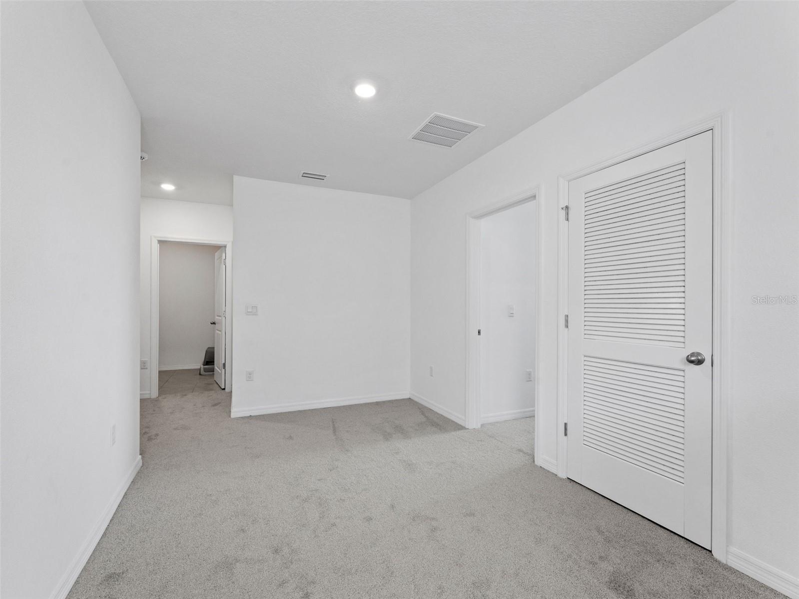 Image 28 of 40 For 17037 Blister Wing Drive