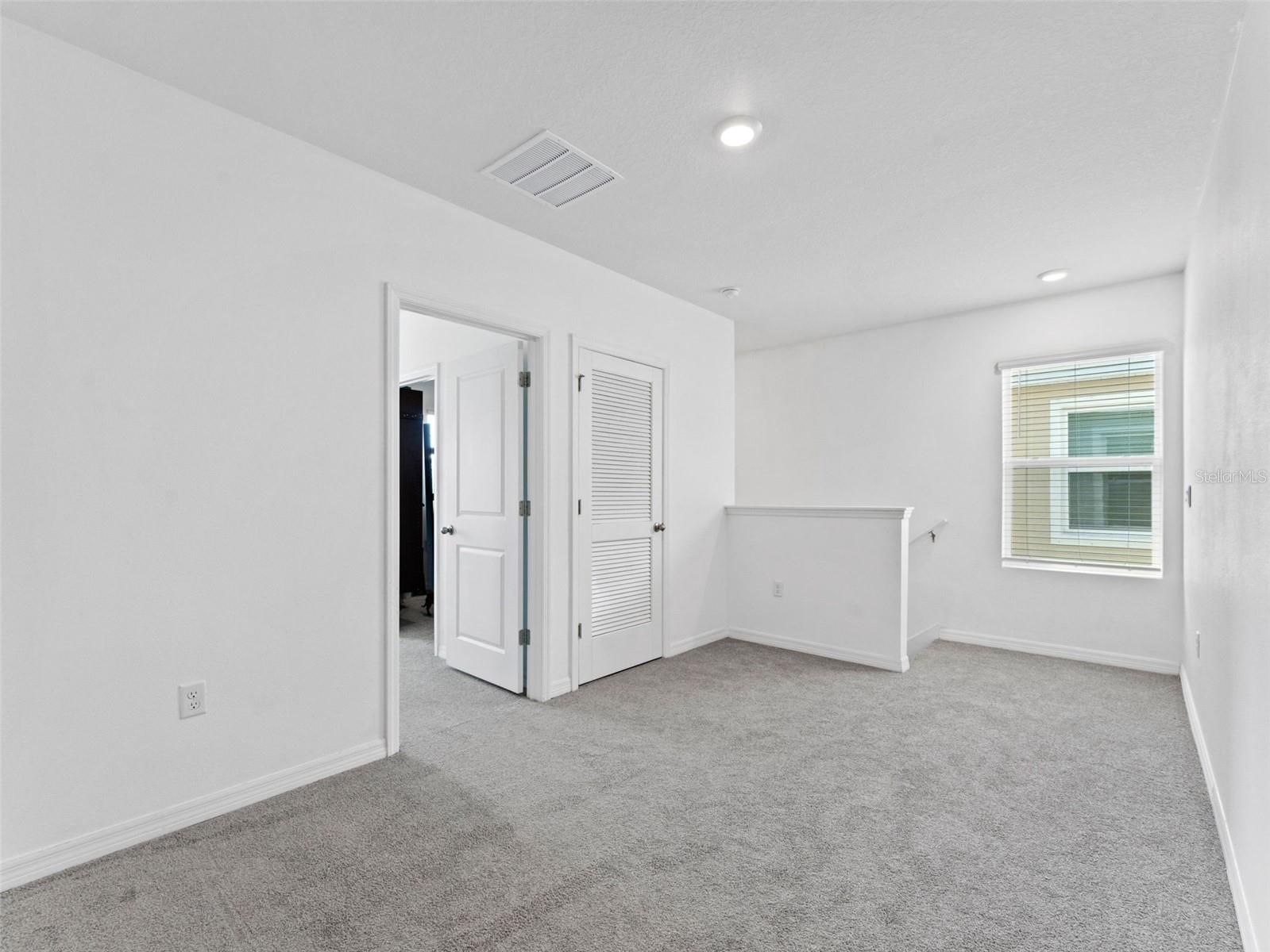 Image 29 of 40 For 17037 Blister Wing Drive