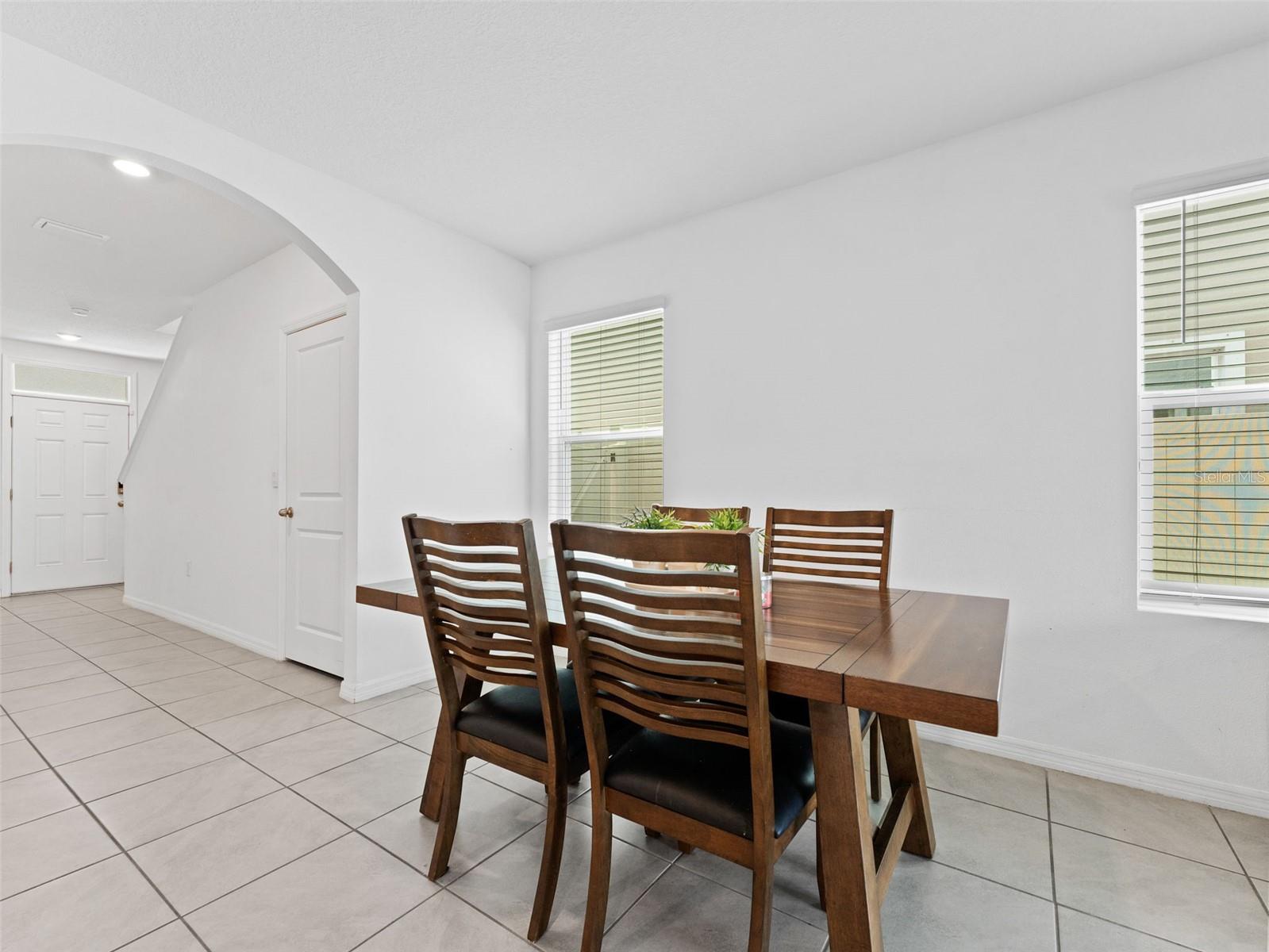 Image 5 of 40 For 17037 Blister Wing Drive