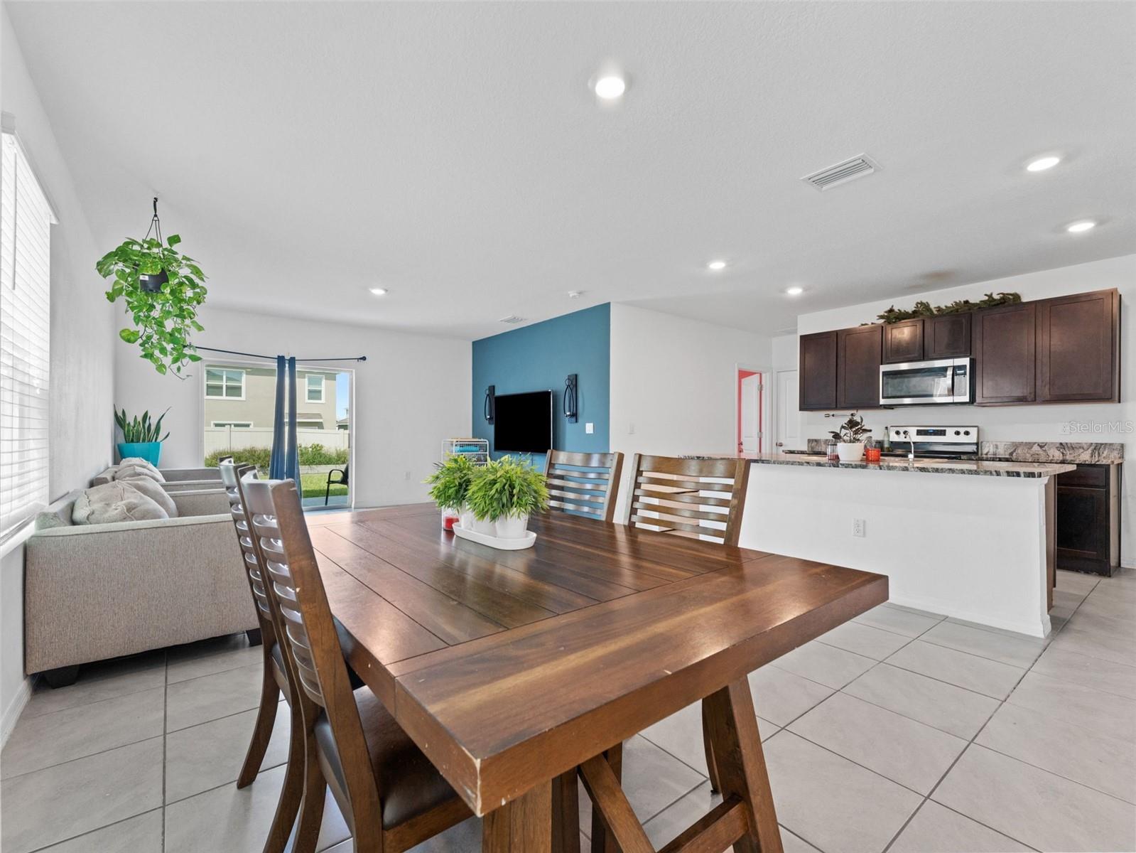 Image 6 of 40 For 17037 Blister Wing Drive