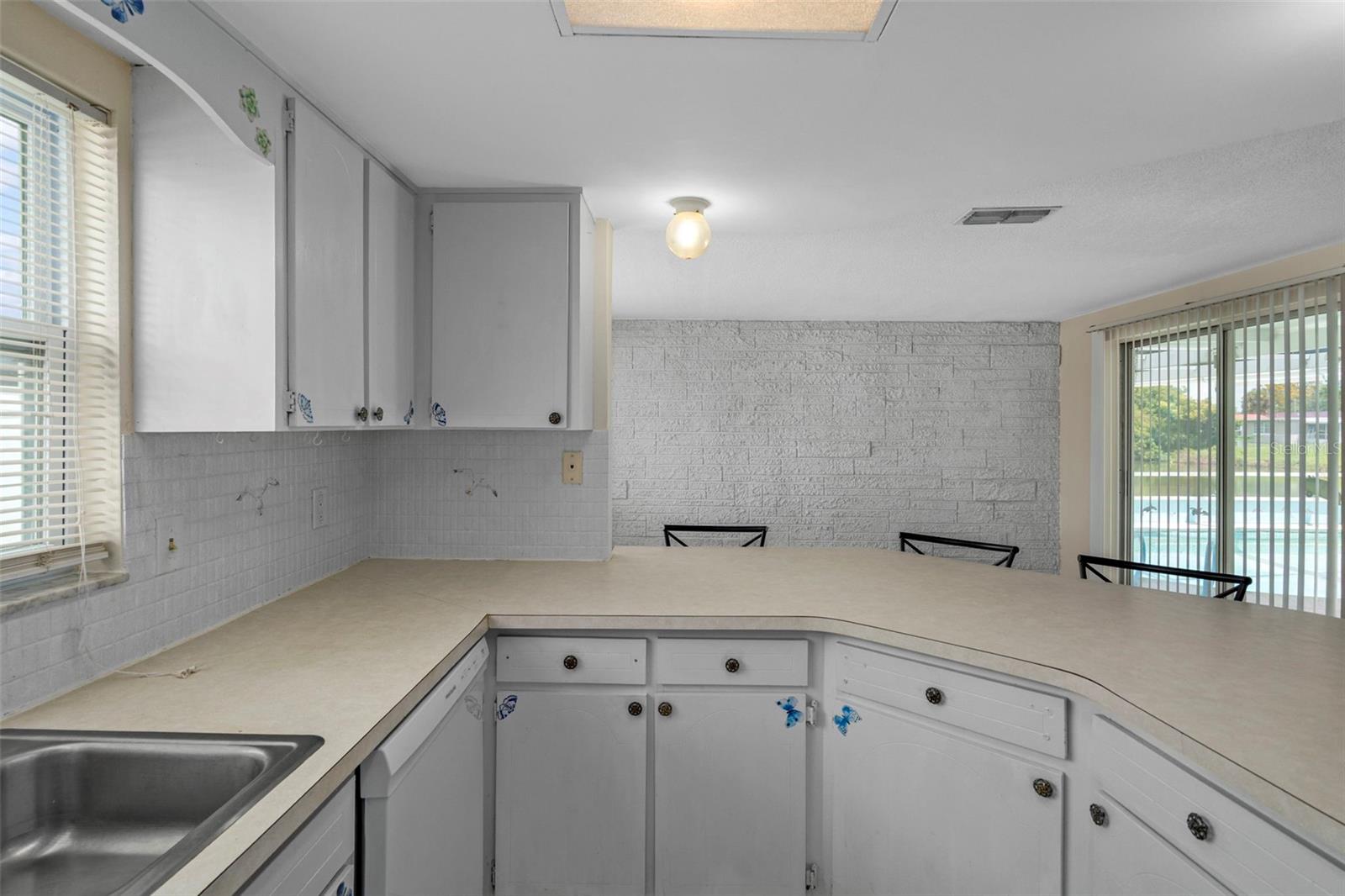 Image 22 of 48 For 7403 Populus Drive