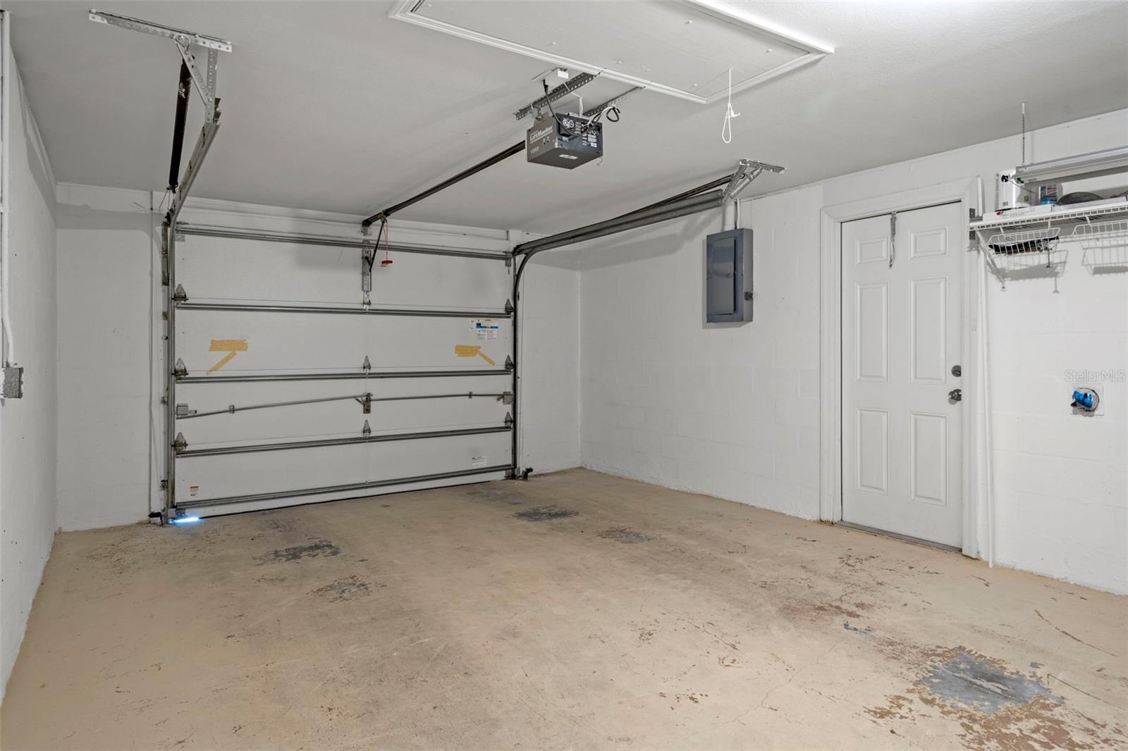 Image 39 of 48 For 7403 Populus Drive