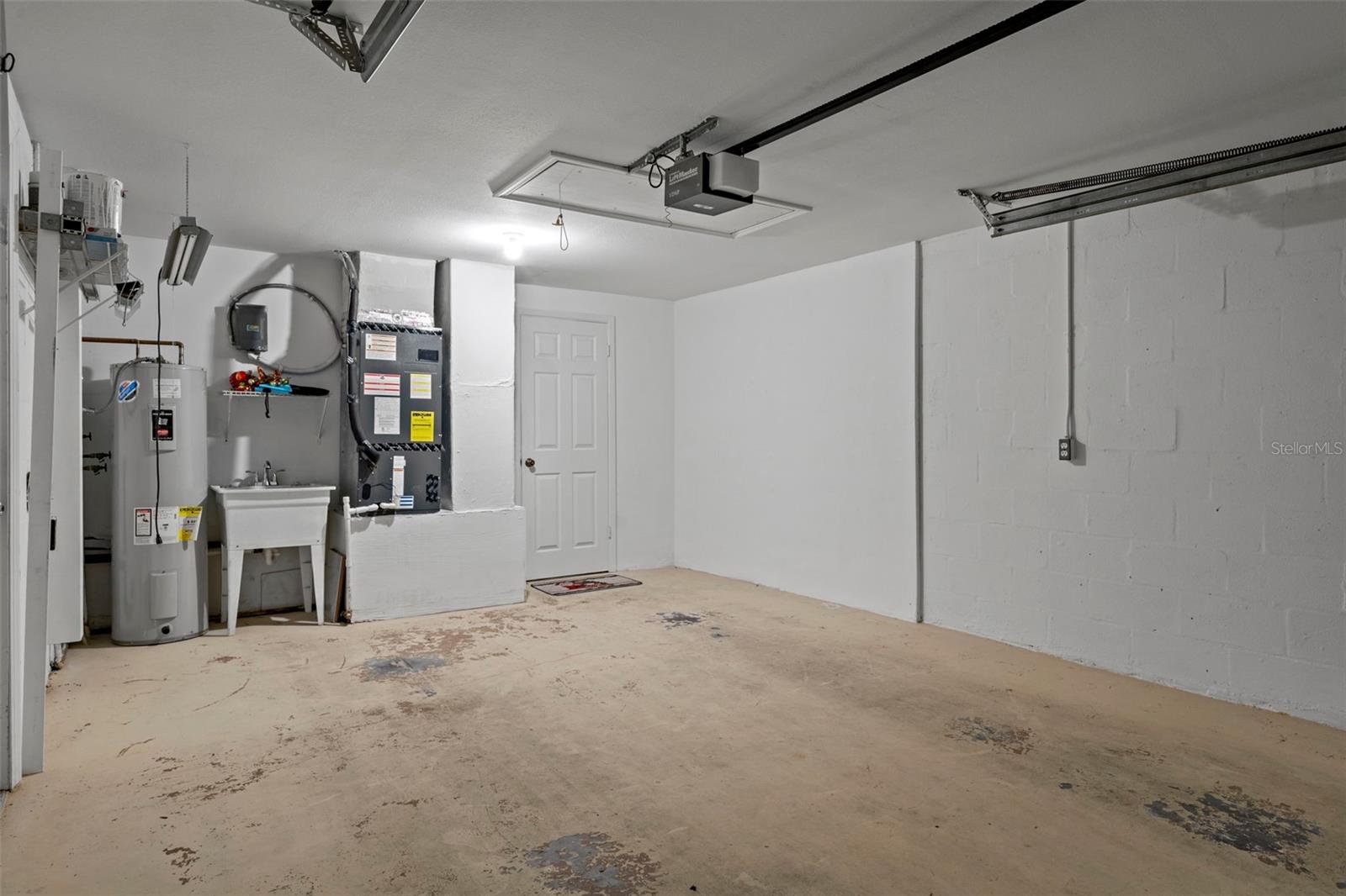 Image 40 of 48 For 7403 Populus Drive