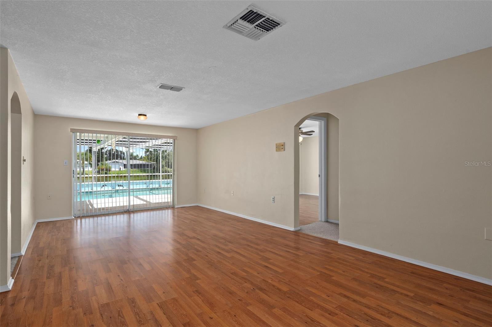 Image 7 of 48 For 7403 Populus Drive
