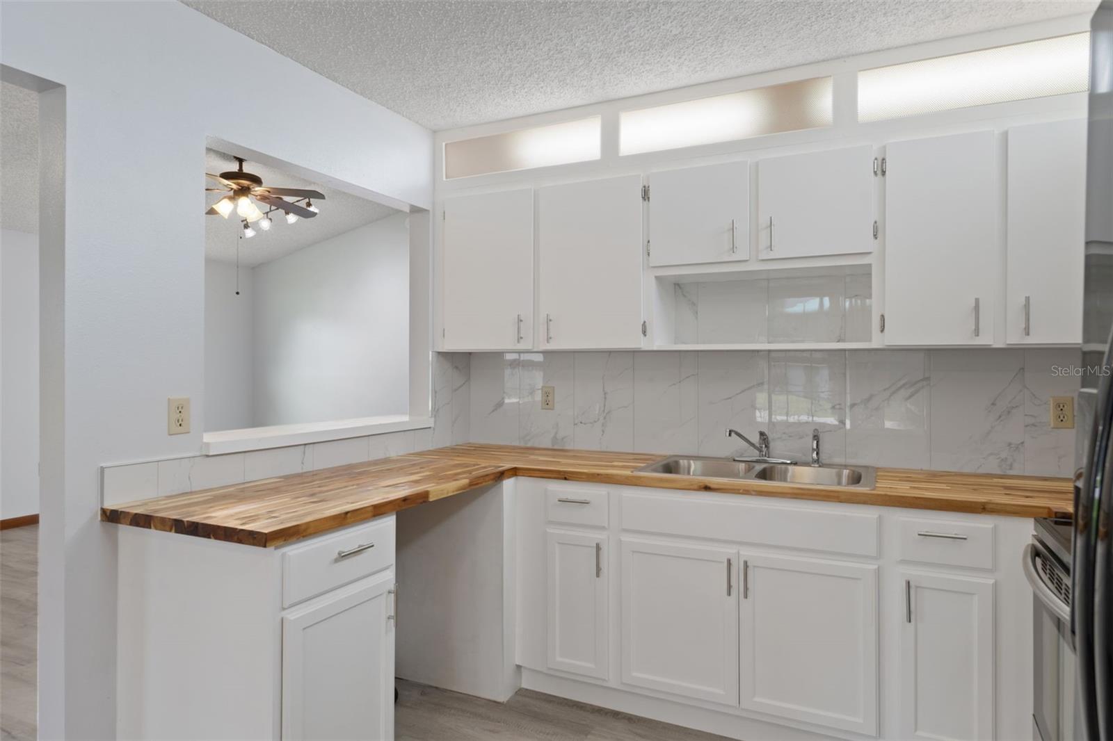 Image 15 of 34 For 21557 Peach Blossom Street