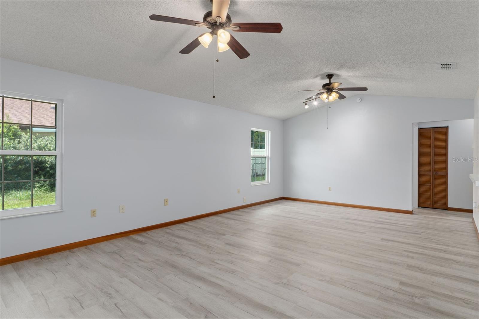 Image 17 of 34 For 21557 Peach Blossom Street