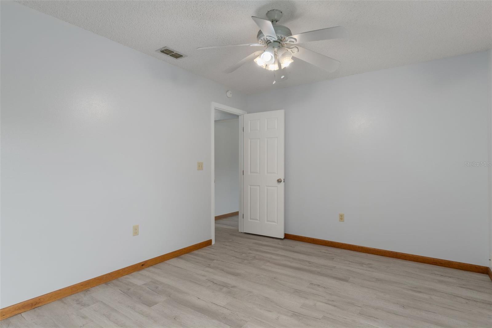 Image 20 of 34 For 21557 Peach Blossom Street