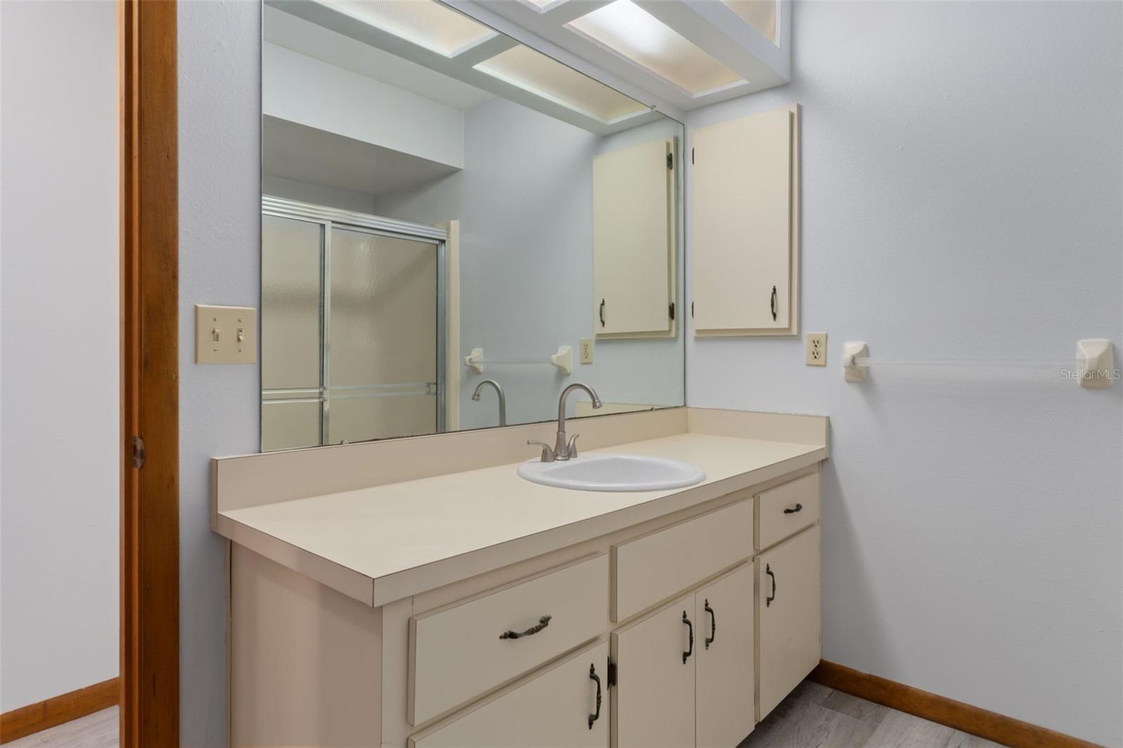 Image 23 of 34 For 21557 Peach Blossom Street