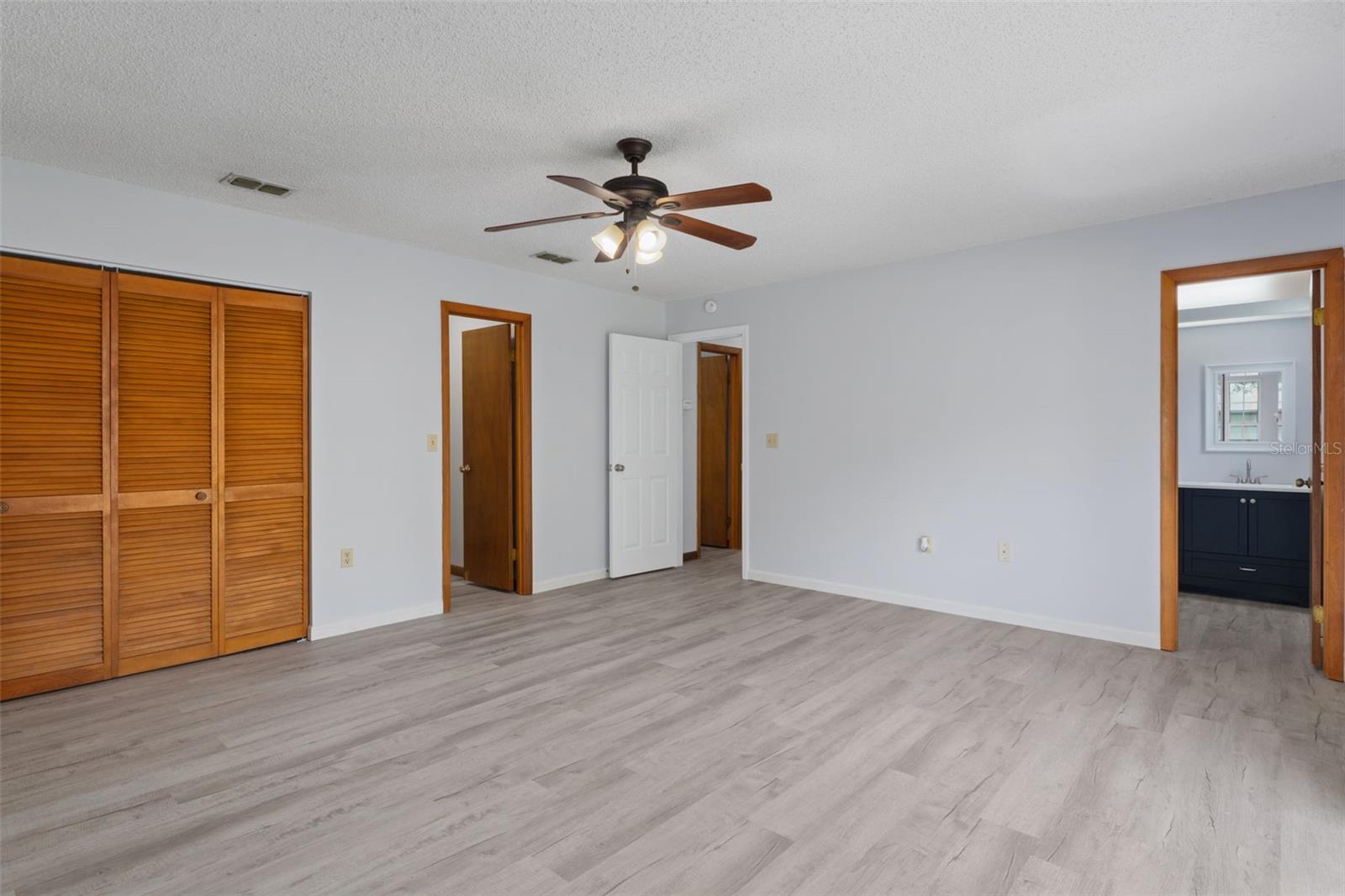 Image 25 of 34 For 21557 Peach Blossom Street