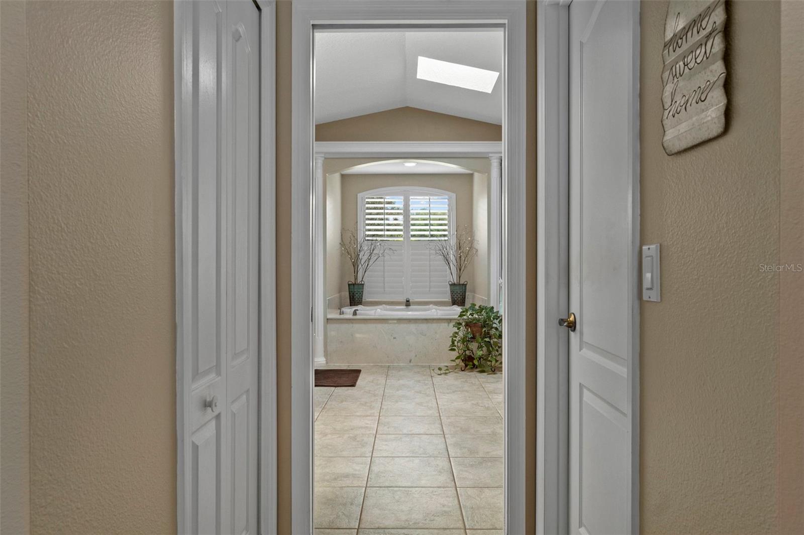 Listing photo id 13 for 5352 Mock Orange Drive