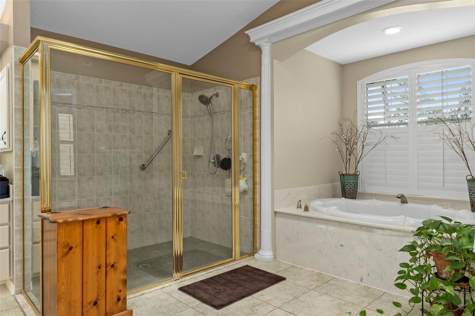 Listing photo id 15 for 5352 Mock Orange Drive