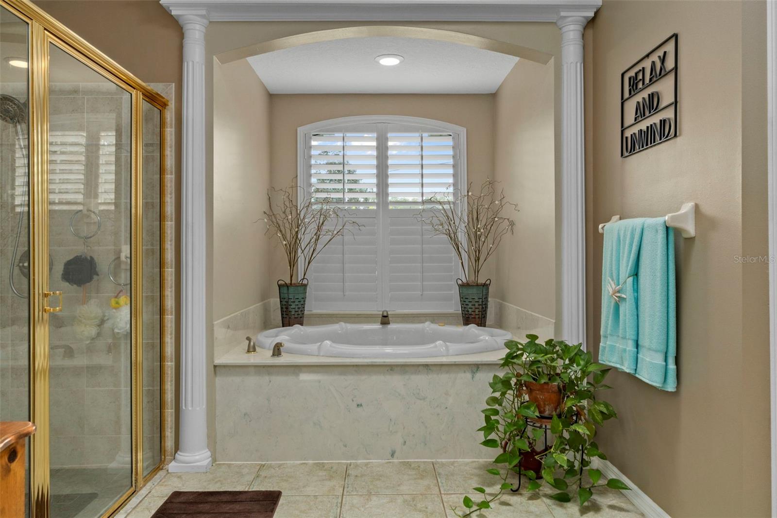 Listing photo id 16 for 5352 Mock Orange Drive